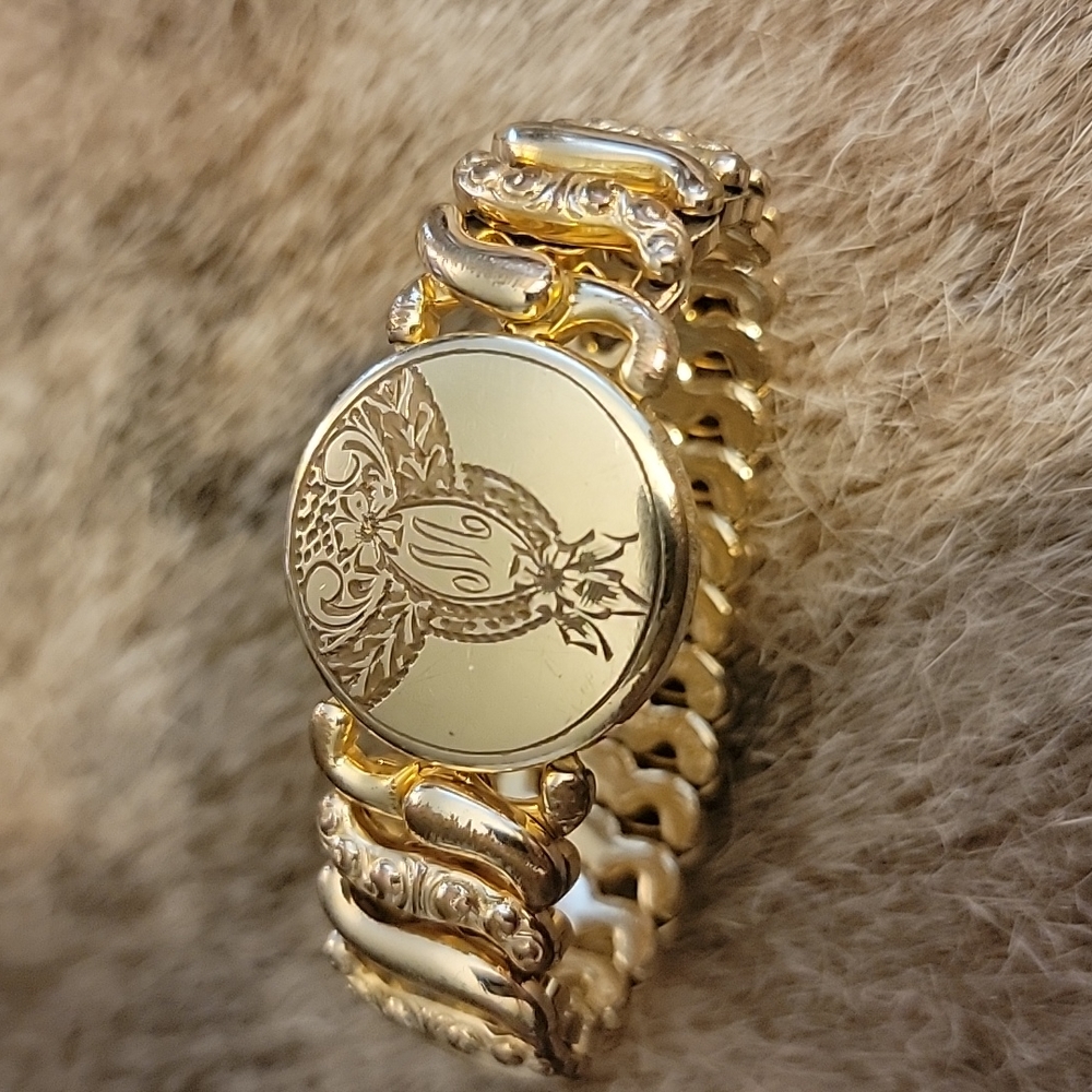 American Queen Antique Expansion Bracelet Circa 1907